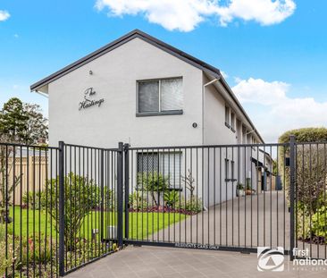 Contemporary Living, Perfect Location - Photo 5