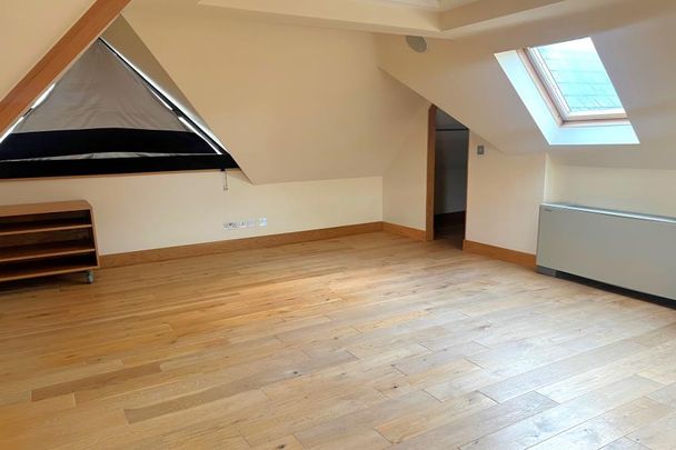 Grove Road, Woking, Surrey, GU21 - Photo 1