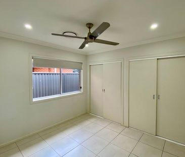 MODERN LIVING IN JORDAN SPRINGS! - Photo 5