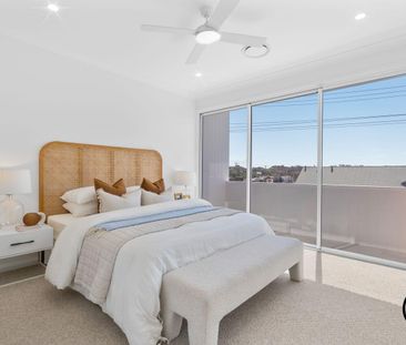 Luxury Townhouse in Prime Labrador Location - Photo 5