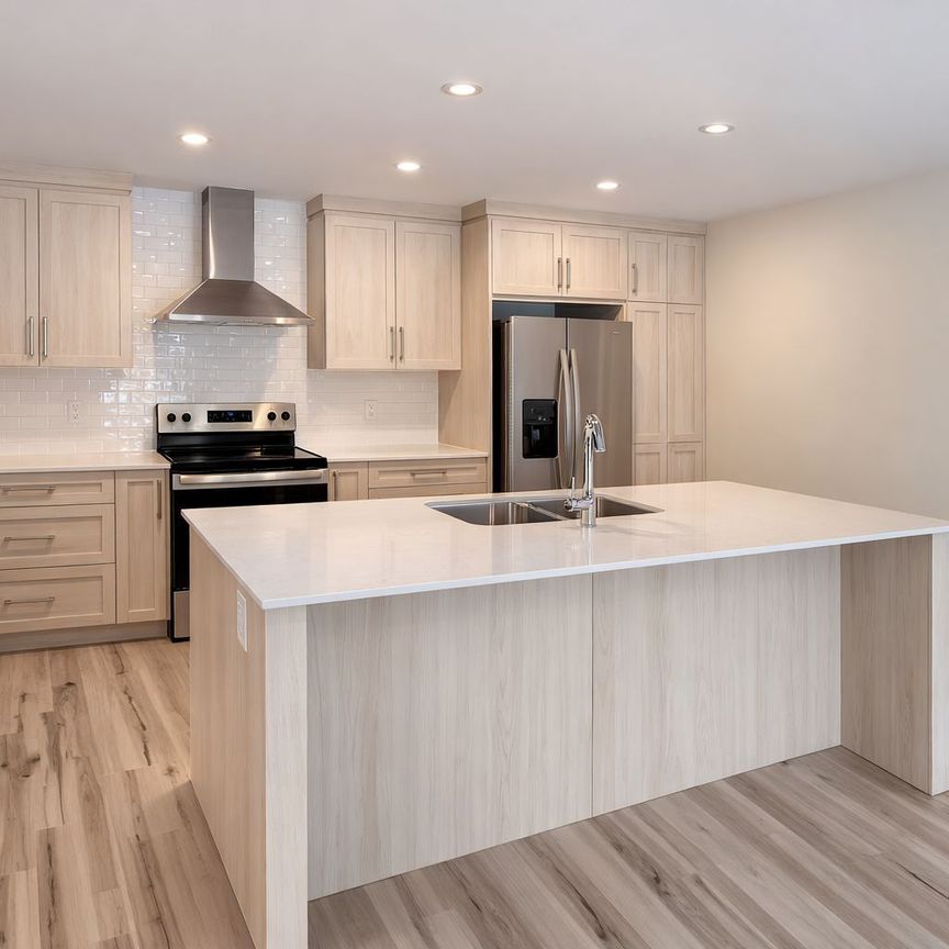 For Lease - 329 Voyageur Place, Russell, Ontario - Photo 1