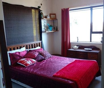Cool 1970's home with character. - Photo 3