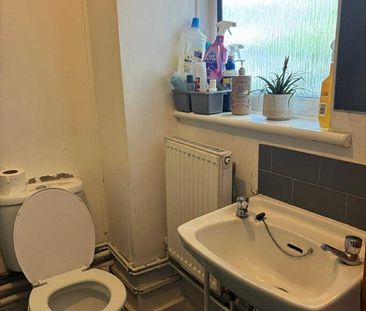 Room in a Shared Flat, York Road, SW11 - Photo 6
