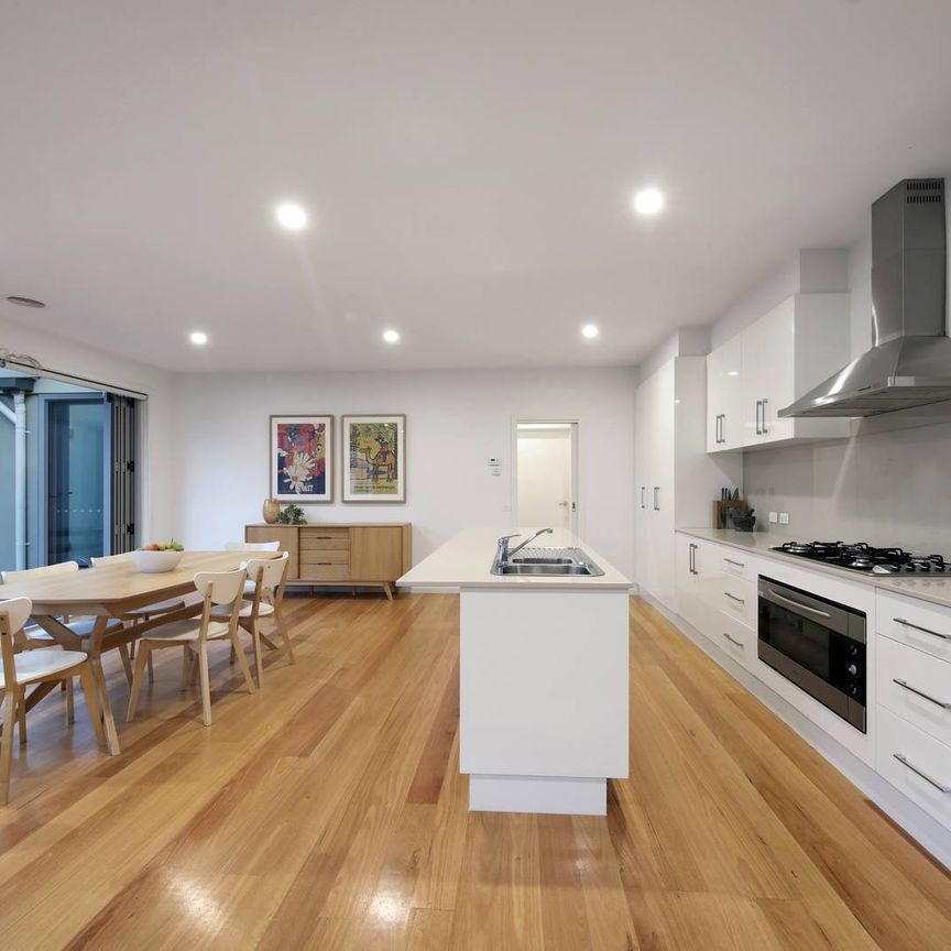 2/1 Wonga Court, Bentleigh East - Photo 1