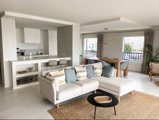 Apartamento de alquiler en Carrer del Llebeig, Cala Bona - Photo 1