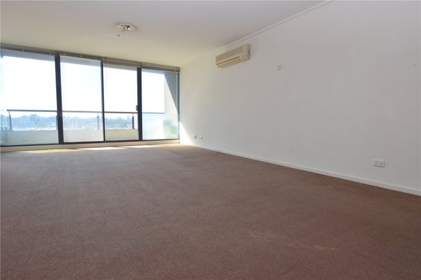 165/99 Whiteman Street - Photo 1