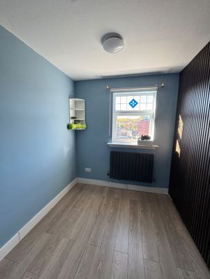 Room in a Shared House, Royal Grove, LS10 - Photo 1