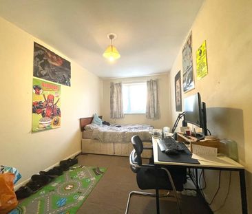 6 Bed Terraced House, Dryleaze Road, BS16 - Photo 2