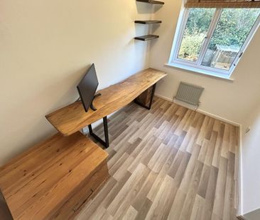 2 bedroom terraced house to rent - Photo 4