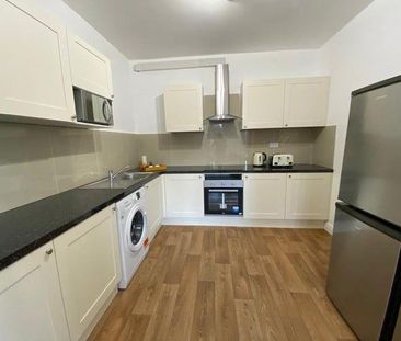 1 bedroom in a house share to rent - Photo 2