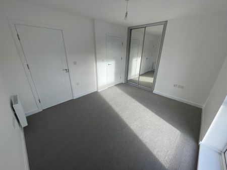 Flatts Close, Bristol, Stoke Gifford - Photo 3