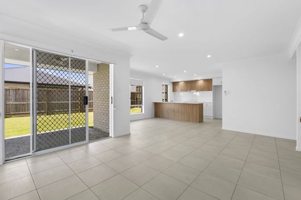 Spacious 4-Bedroom Family Home in Serene Redland Bay Location with Double Garage. - Photo 1