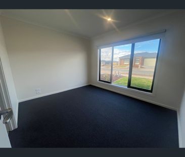 54 Ficus Circuit, Wallan, Vic 3756 - Photo 2