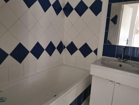 Appartement à Louer à LILLE 560 € - Photo 5