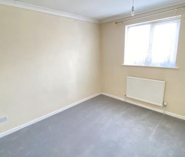 4 bedroom terraced house to rent - Photo 2