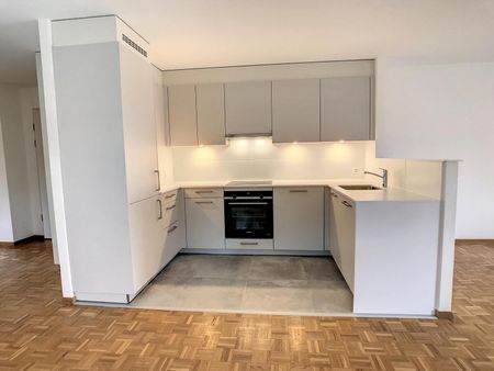 Bel appartement traversant de 3 pièces au 1er étage avec deux balcons - Foto 3