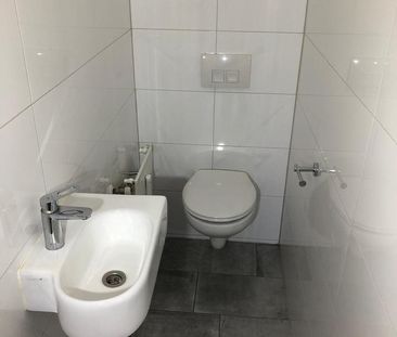 Hochwertige 3-Zimmer Dachgeschosswohnung in verkehrsberuhigter und ... - Foto 1