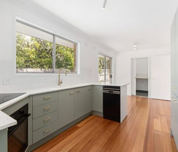 Charming 4 bedroom, 2 bathroom home - Photo 4