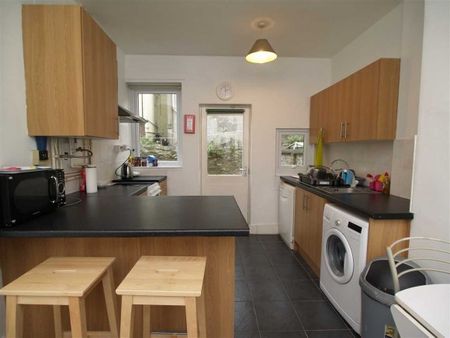 4 Bed - Lisson Grove, Plymouth - Photo 5