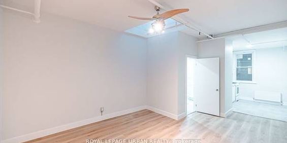 Very spacious modern feel heart of spadina! - Photo 3