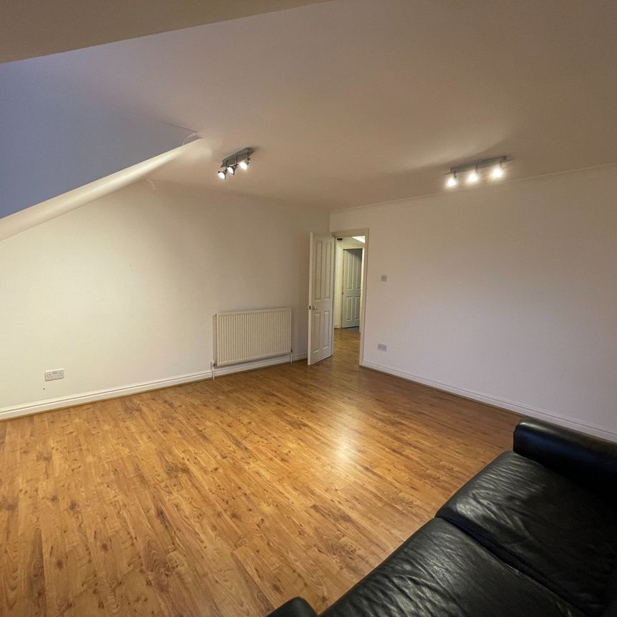 2 Bed Flat, Dover Close, NW2 - Photo 1