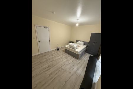Room in a Shared House, Gordon Road, B17 - Photo 2