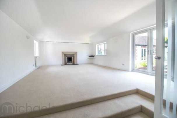 5 bedroom detached bungalow to rent - Photo 1