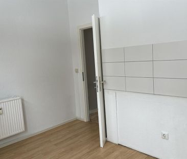 Familienfreundliche 4-Raum-Wohnung mit sonnigem Balkon - Photo 1