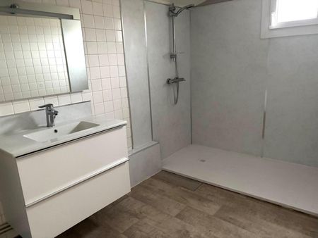 Location Appartement 2 pièces 48m² VALS LES BAINS 07600 - Photo 4