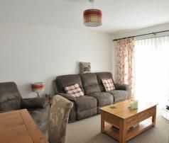 2 Bedroom Bungalow For Rent - Photo 1