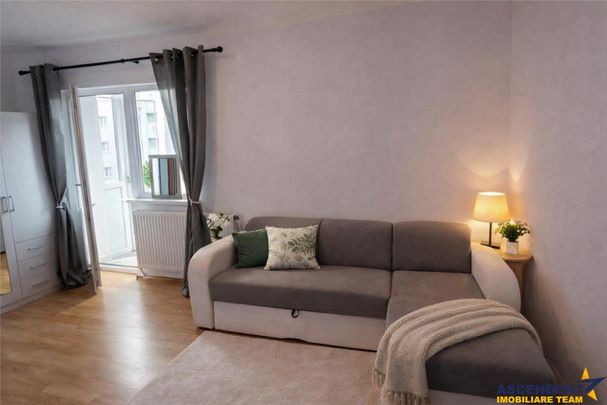 Prima ! Garsoniera cu balcon, parcare, vedere spre munte, Ba - Fotografie 1