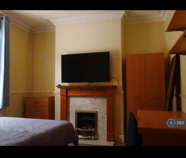 1 bedroom in a house share to rent - Photo 6