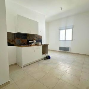 Location Appartement 1 pièces 27 m2 à Lodève - Photo 2