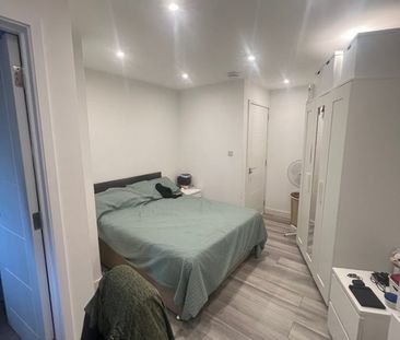 2 Bed Flat, West Green Road, N15 - Photo 2