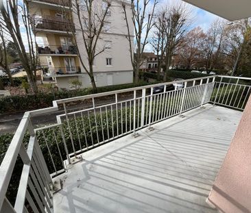 Location Appartement 4 pièces 89m² L HAY LES ROSES 94240 - Photo 2