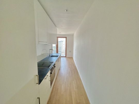 THE METROPOLITAN - Studio Apartment on the 12th floor - Photo 1