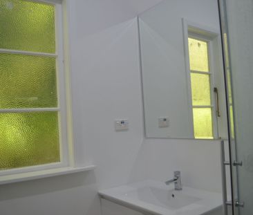 Sunny Stokes Valley Flat For Rent - Photo 6