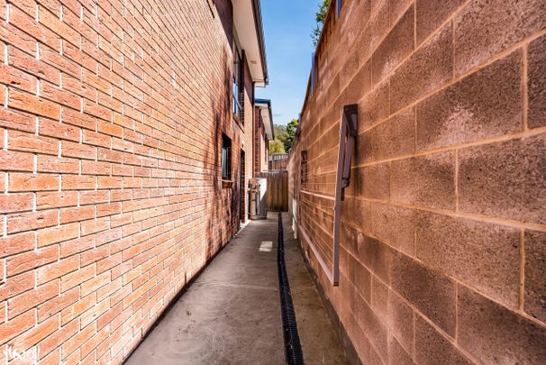 Modern Townhouse in Prime South Hobart Location - Photo 1