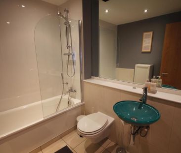 2 bedroom flat to rent - Photo 2