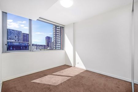 Unfurnished Two-Bedroom I Swimming Pool & Gym - Photo 2