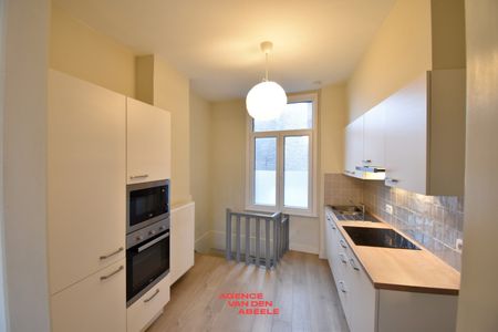 Volledig vernieuwd en instapklaar appartement met 1 slaapkamer - Photo 4