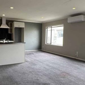 Delightful Townhouse in Frankton - Photo 2