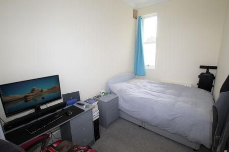 1 bed maisonette to rent in Warrior Square, St Leonards-on-Sea - Photo 2