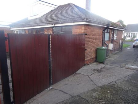 2 bedroom bungalow to rent - Photo 4