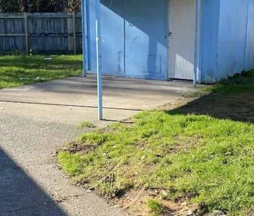 Freshly Renovated in Chartwell - Photo 5