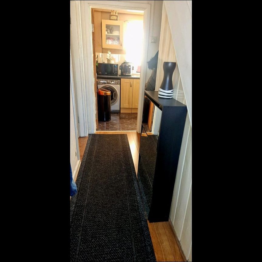 4 Bed Semi-Detached House, Lester Avenue, E15 - Photo 1