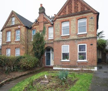 4 bedroom semi-detached house to rent - Photo 3