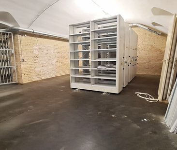 ESSLINGGASSE, BÖRSE-NÄHE, 85 m2 Lagerraum, Stromanschluss, Belüftun... - Photo 2