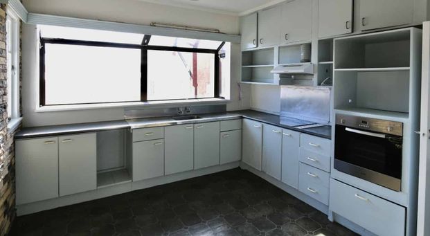 Spacious Family Home ! - Photo 1