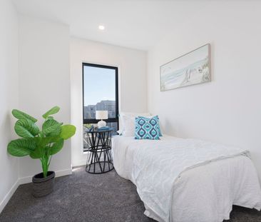 Stylish 3-Bedroom Home with Study - Photo 4